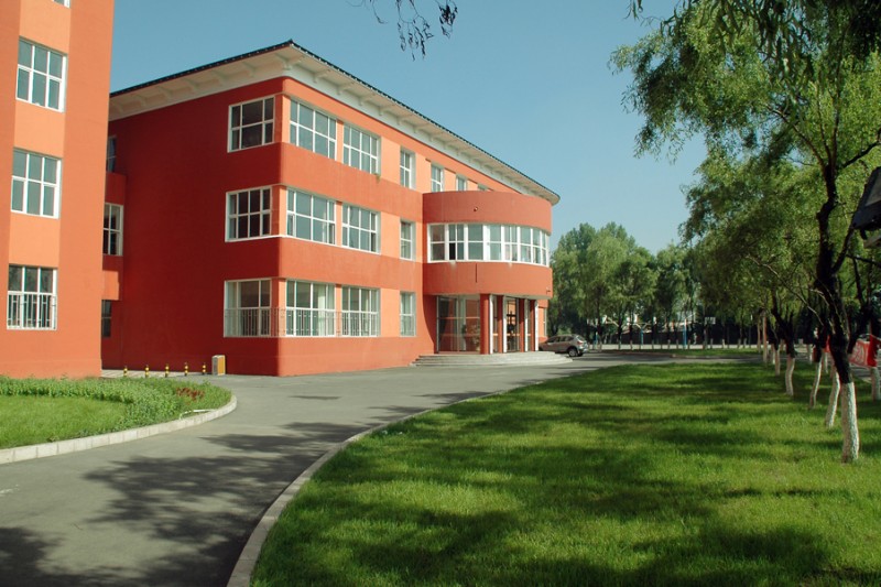 黑龙江工业学院