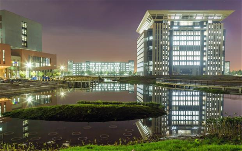 河南财经政法大学