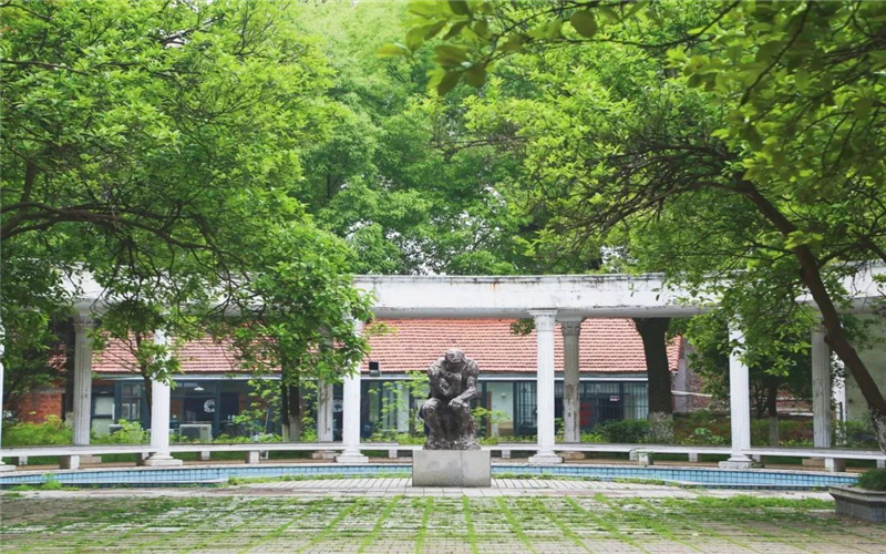 赣南师范大学科技学院
