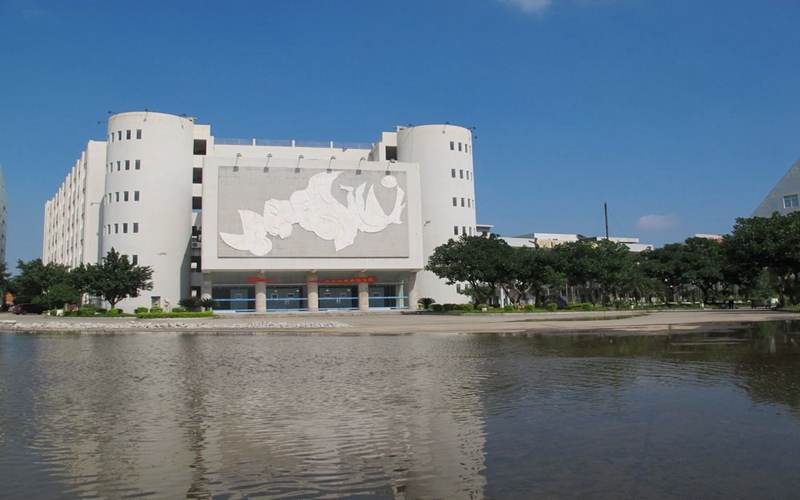 泉州华光职业学院