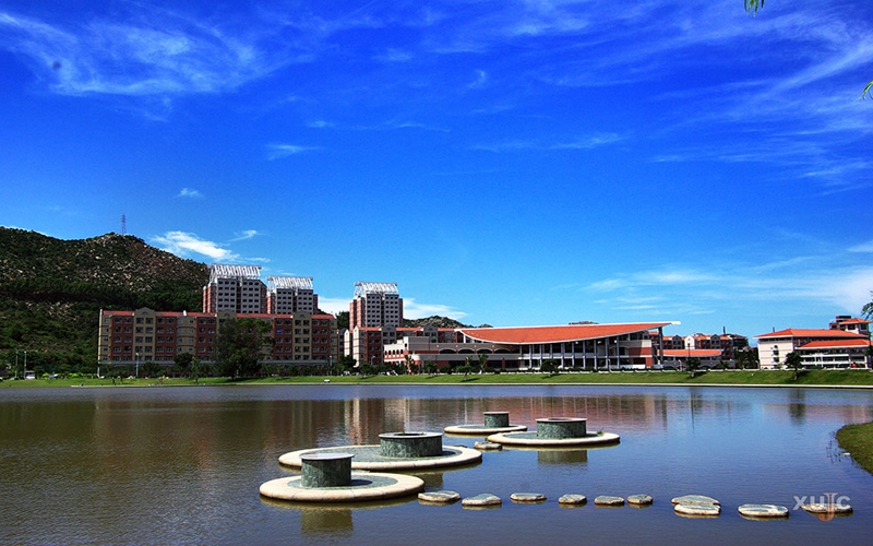 厦门大学嘉庚学院