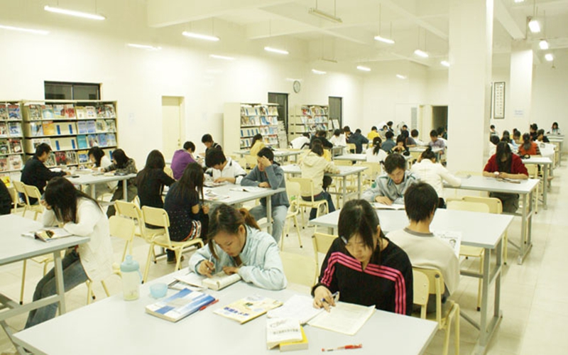 厦门华天涉外职业技术学院