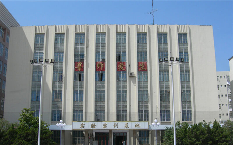 平顶山文化艺术职业学院