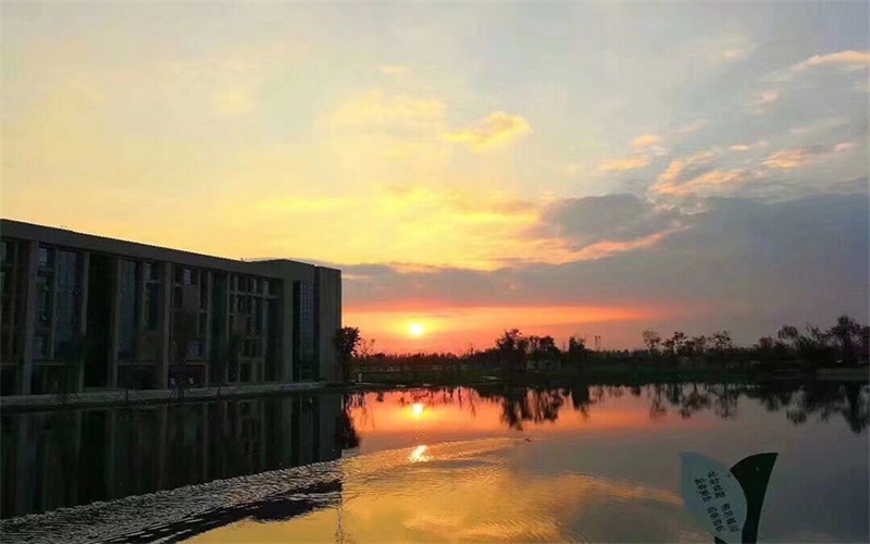 德阳城市轨道交通职业学院