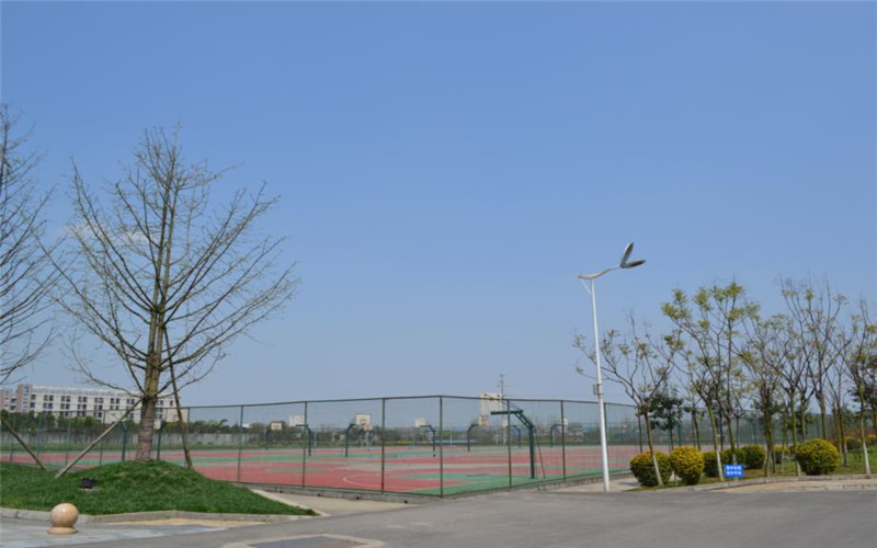 四川华新现代职业学院