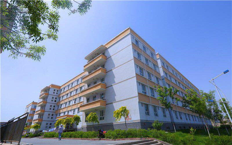 新疆工程学院