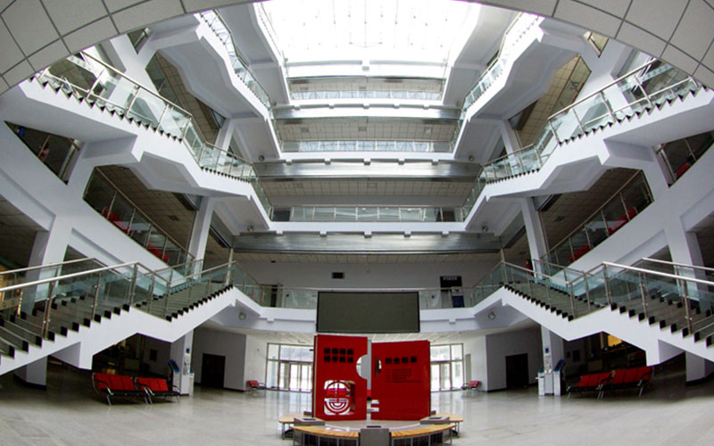 河北民族师范学院