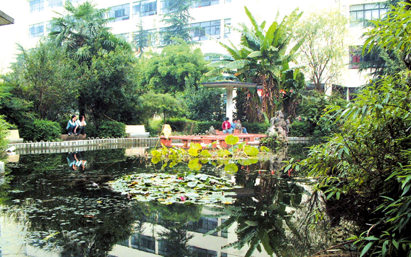 四川商务职业学院