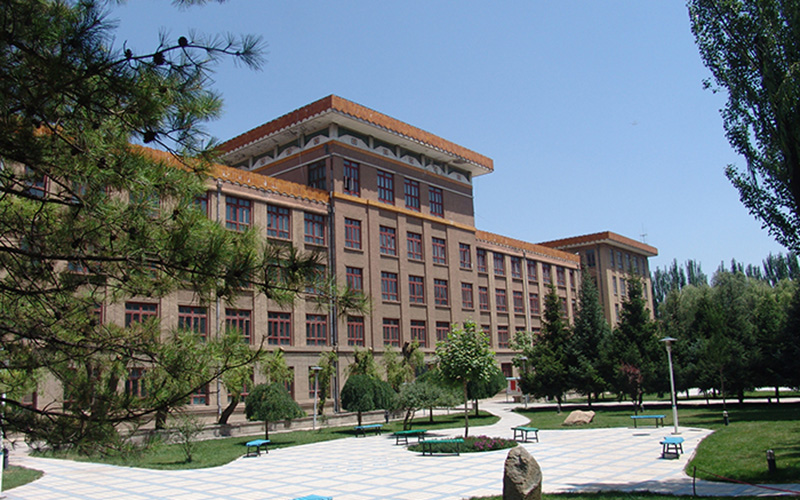 青海民族大学