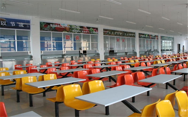 鹤岗师范高等专科学校