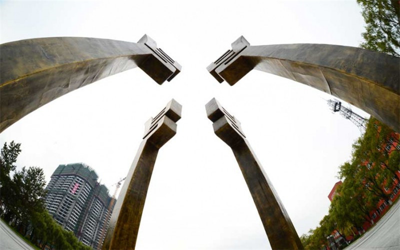 黑龙江工业学院