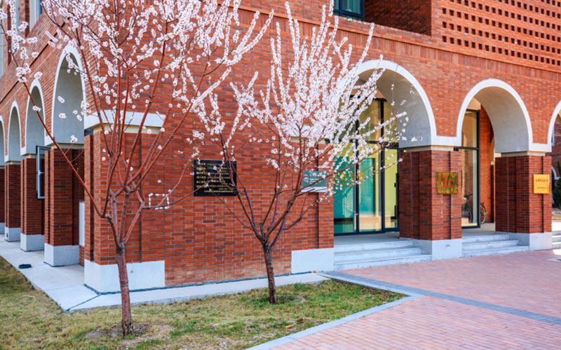 天津商务职业学院