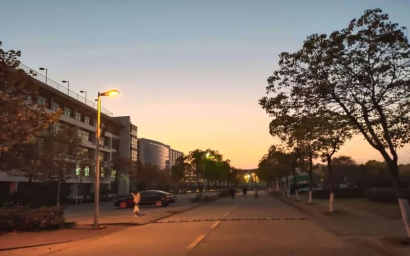 武汉华夏理工学院