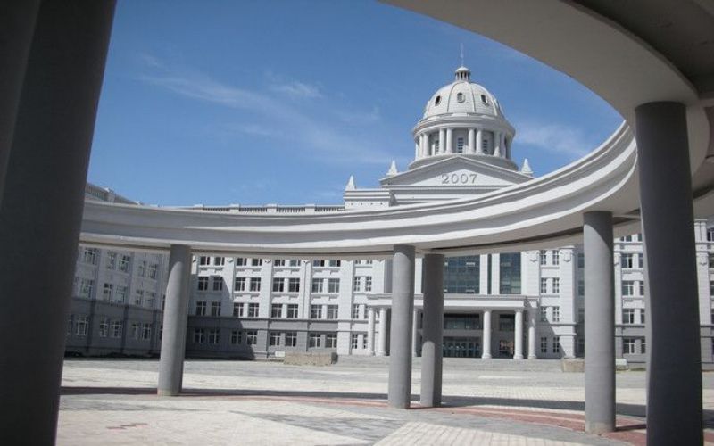 哈尔滨远东理工学院