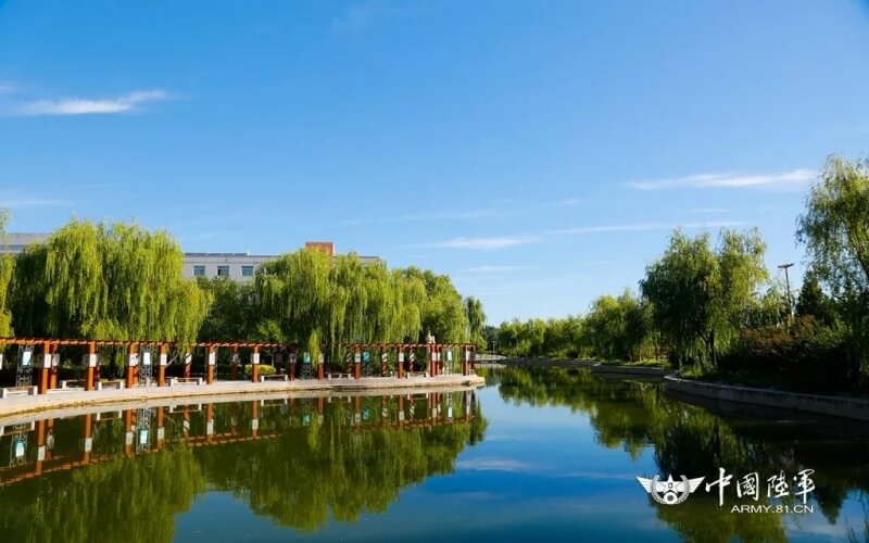 解放军陆军航空兵学院