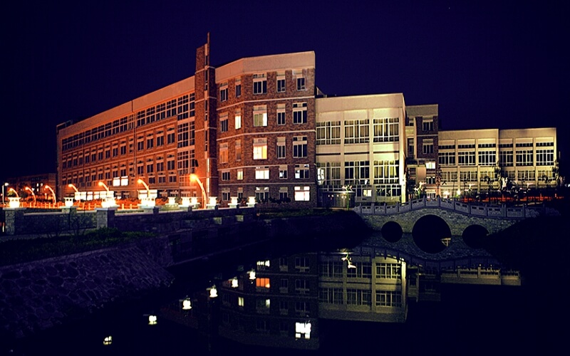 江苏电子信息职业学院