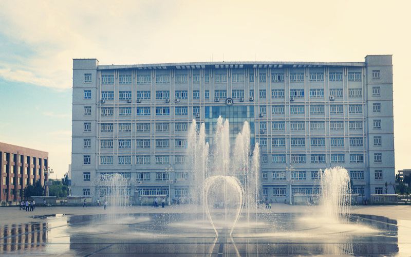 哈密职业技术学院