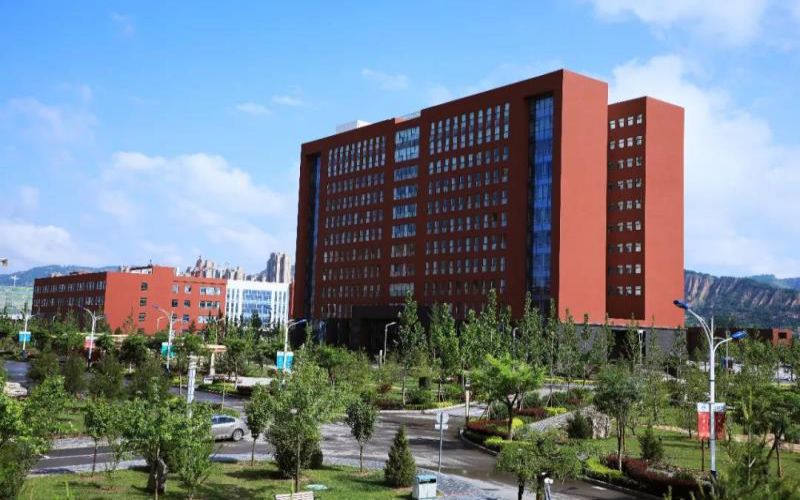 平凉职业技术学院