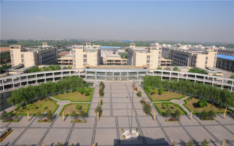 晋中师范高等专科学校