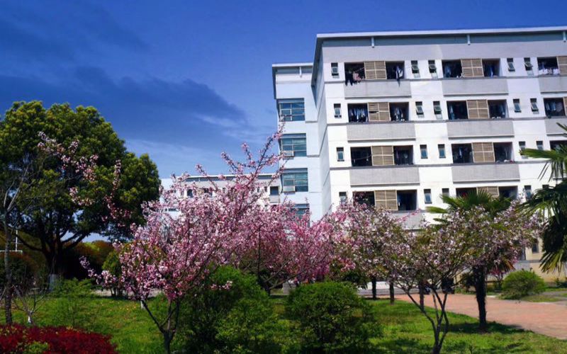 昆山登云科技职业学院