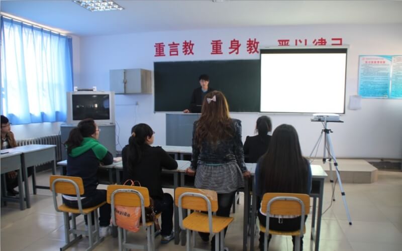 内蒙古经贸外语职业学院