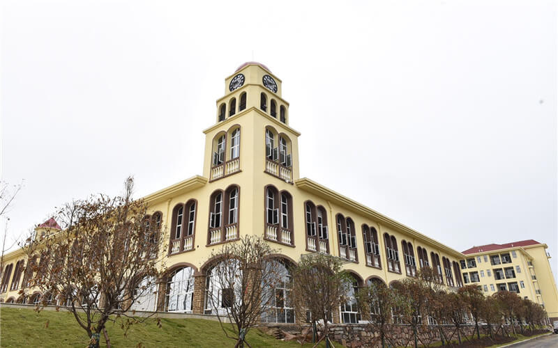 贵州民用航空职业学院