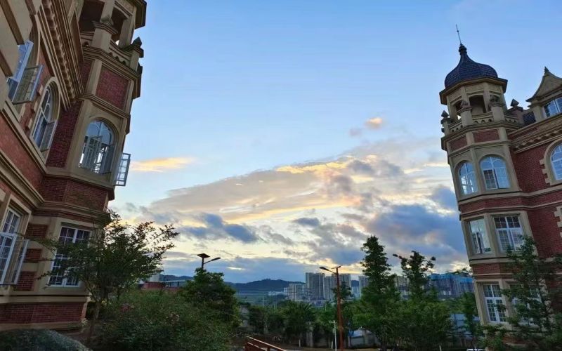 贵州应用技术职业学院