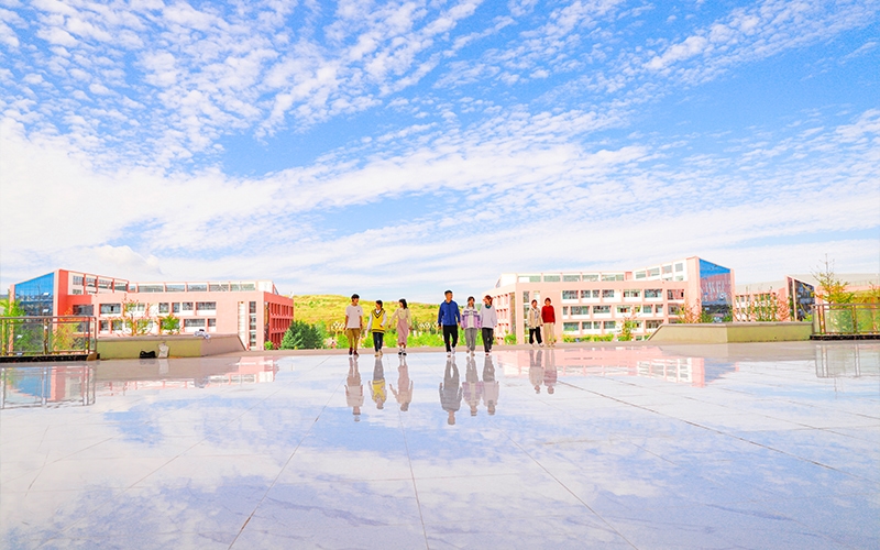 云南医药健康职业学院