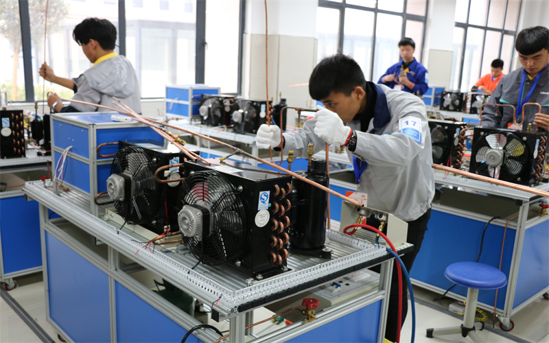 贵州电子科技职业学院