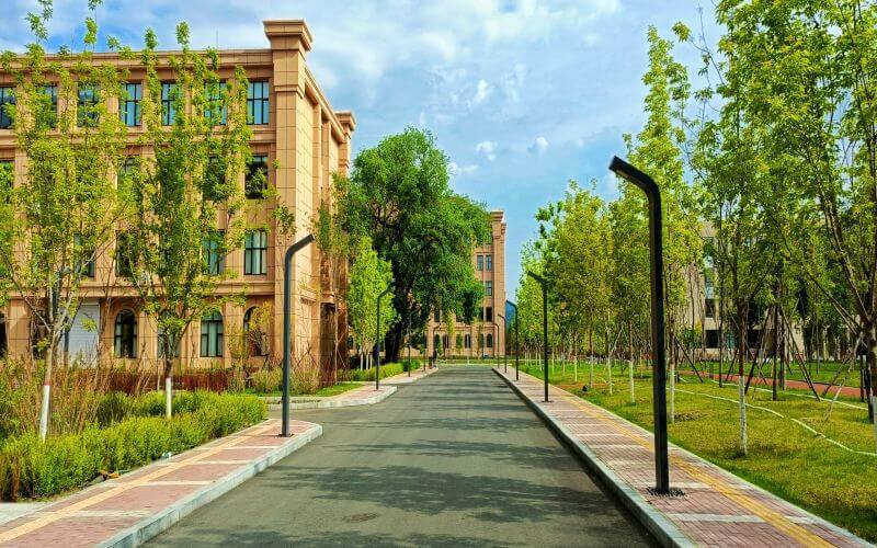 扎兰屯职业学院