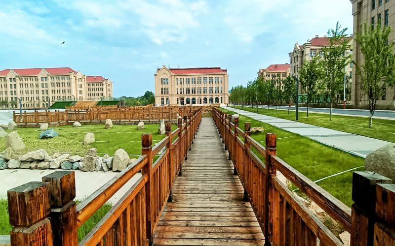 扎兰屯职业学院