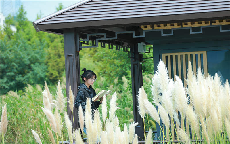 六盘水师范学院