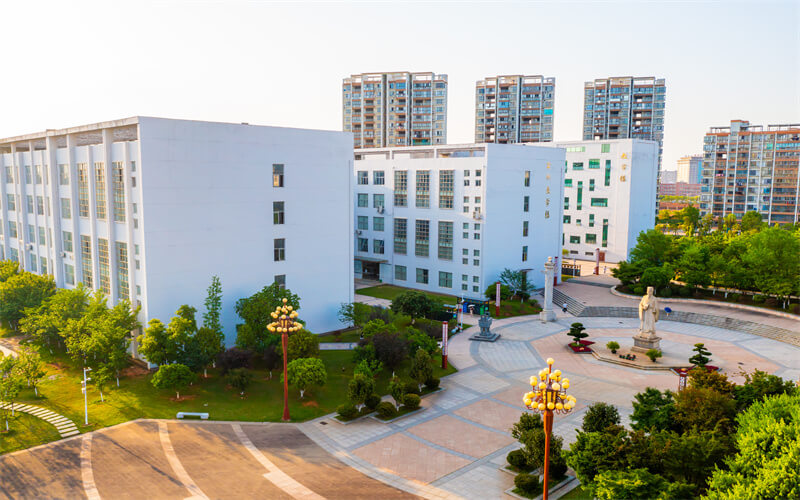 江西中医药高等专科学校