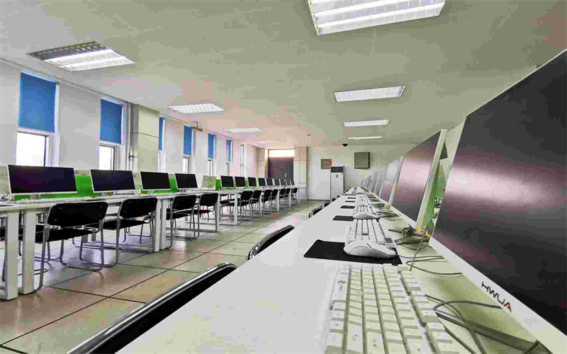 秦皇岛工业职业技术学院