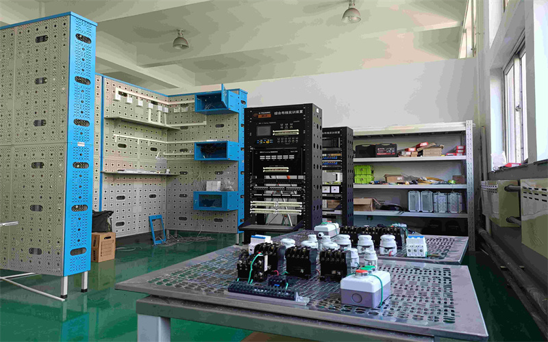 秦皇岛工业职业技术学院