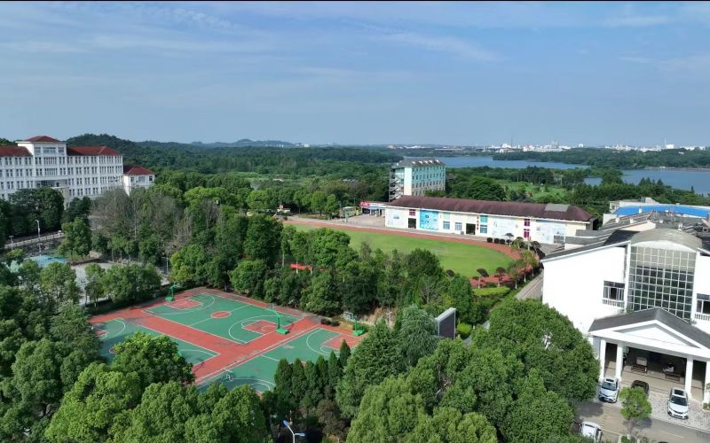 江西枫林涉外经贸职业学院