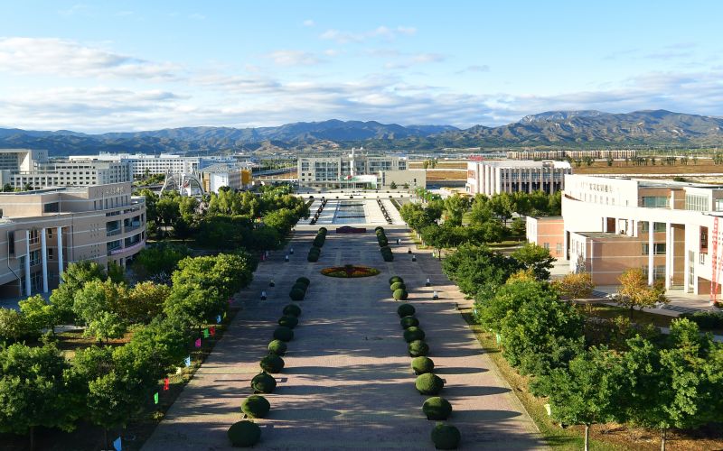 内蒙古商贸职业学院