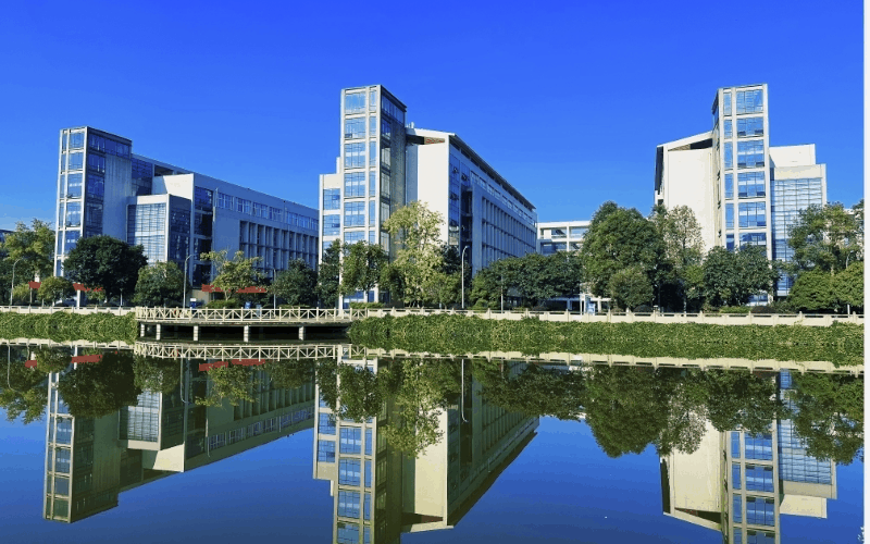 德阳科贸职业学院