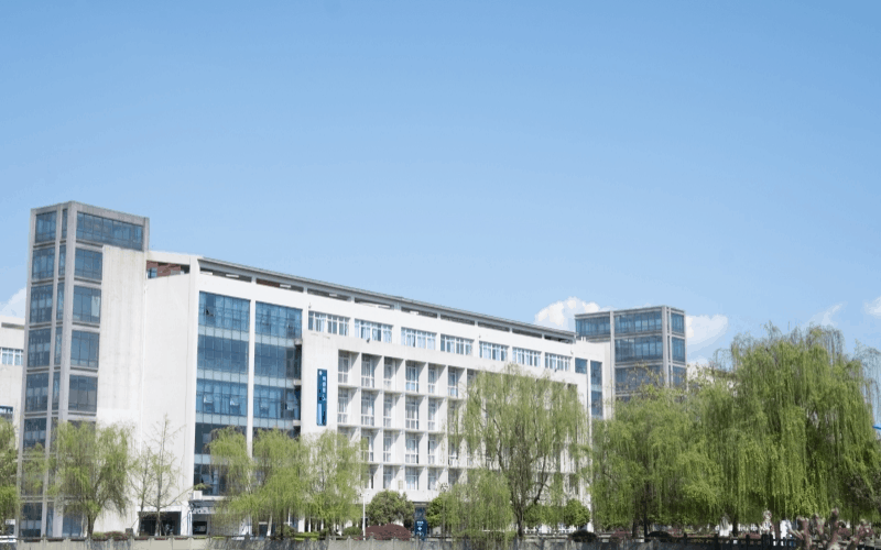 德阳科贸职业学院