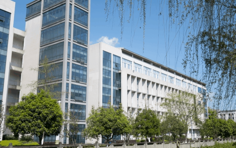 德阳科贸职业学院