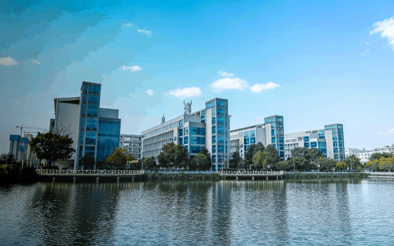 德阳科贸职业学院