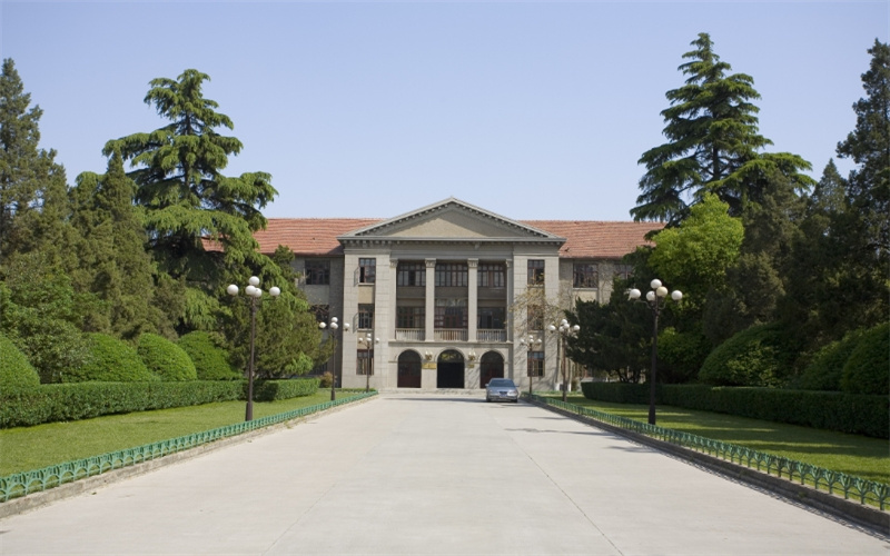 扬州大学