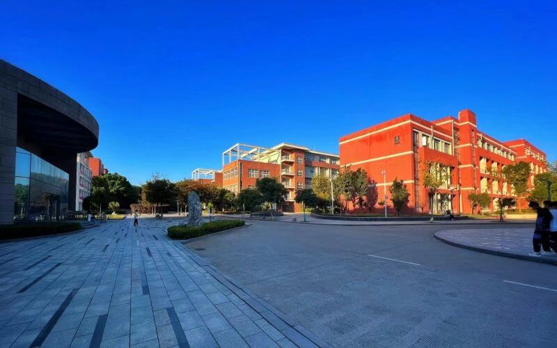 江西管理职业学院