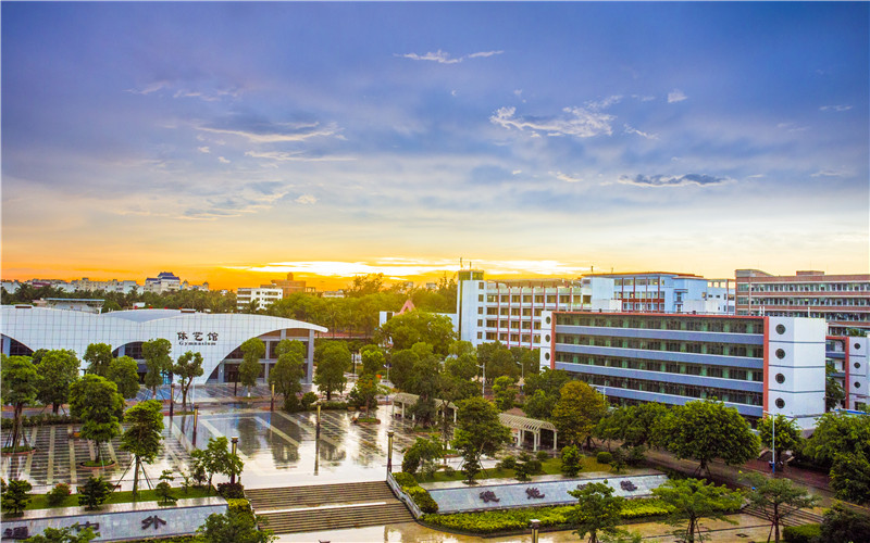 海南外国语职业学院
