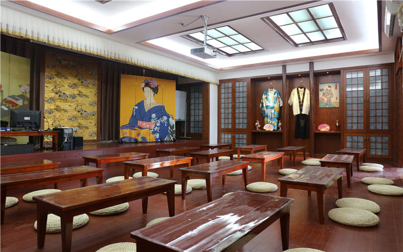 海南外国语职业学院