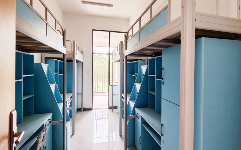 海南东方新丝路职业学院