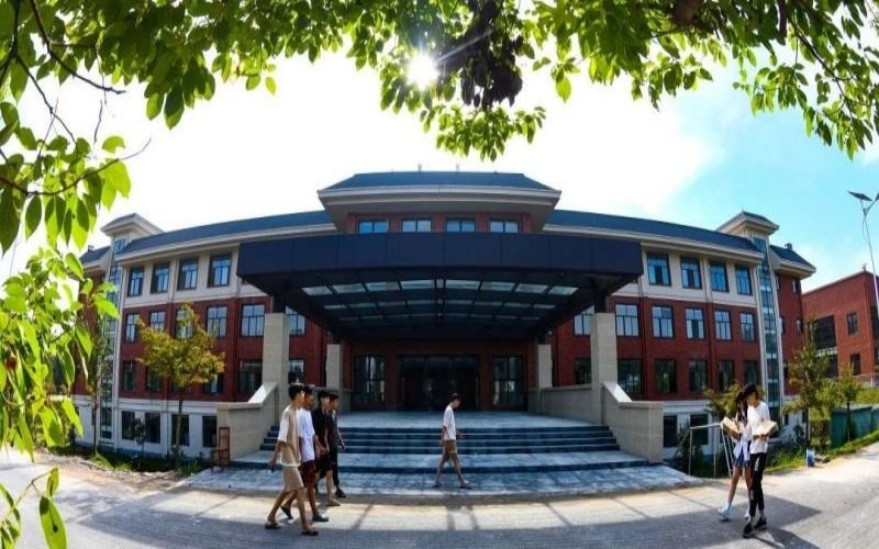 贵州铜仁数据职业学院