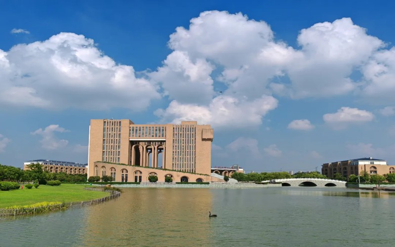 濮阳医学高等专科学校