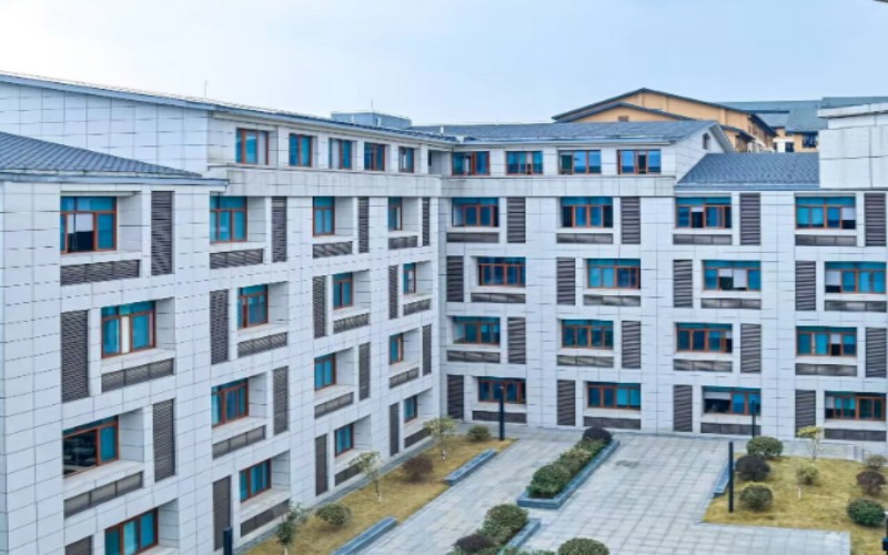 四川工业科技学院