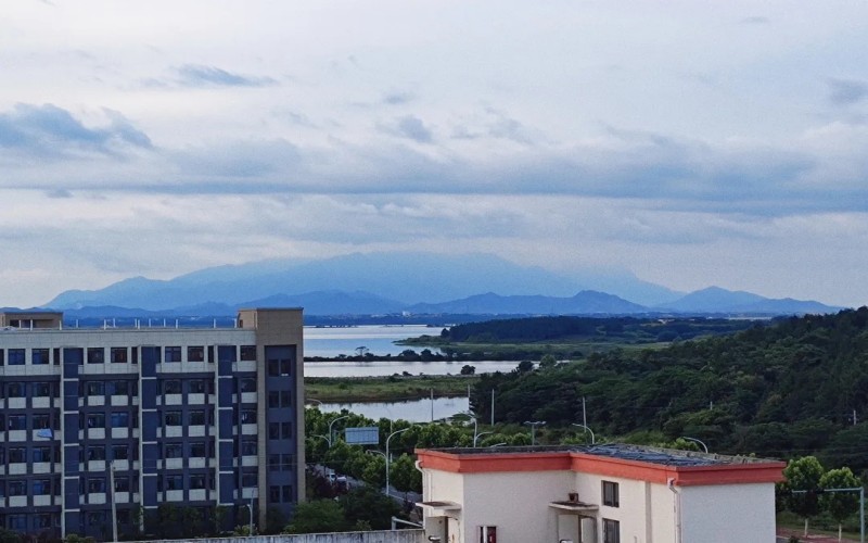 江西财经大学现代经济管理学院